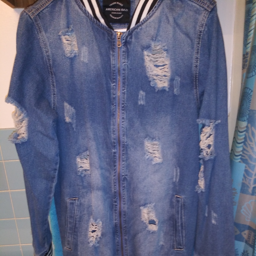 Denim jacket - Picture 3 of 10